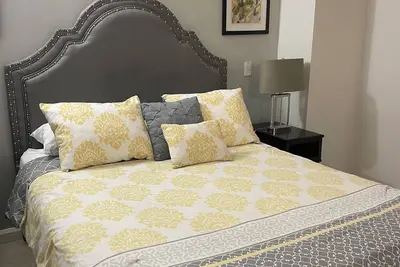 Image de Exquisite 1br Condo • Charming • Modern • Vibrant • City View
