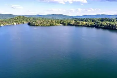 Image de Newly Renovated Lakefront Haven In Lenox