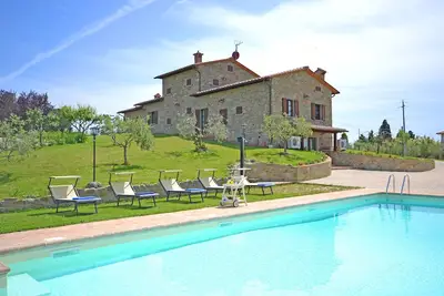 Image de Vacation home for 13 guests with 240m² in Cortona (271990)