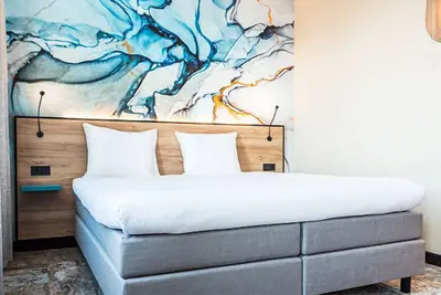 Image de Soothing Group getaway in Scheveningen Beach | Explore local hotspots & dining