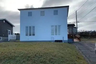 Image de Nan’s Place Vacation Home! Traditional salt box home w/ accessibility ramp