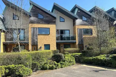 Image de 2-Bedroom Modern Home in Historic Lincoln