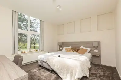 Image de Stay in the Heart of Nature With Comfort All Around! Onsite Dining, Free Parking