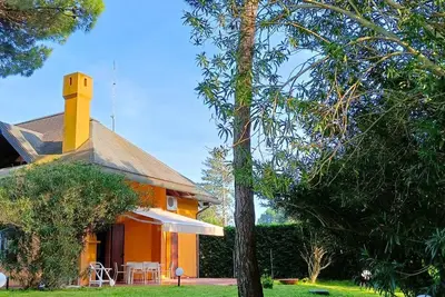 Villa with 3 bedrooms, 8 beds & 2 bathrooms - ideal for families & groups