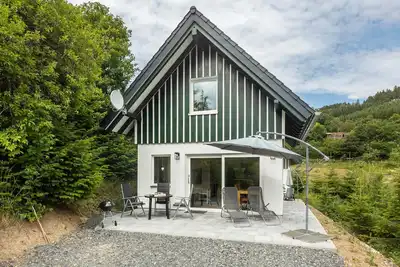 Image de Maison de vacances 'Traumblick' avec vue sur les montagnes, terrasse privée et Wi-Fi