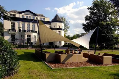 Image de Unique Experience: Stay in a Royal Building Near Museums | Indoor Swimming Pool