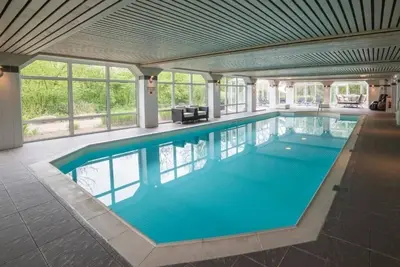 Image de Elegance & Comfort in a Historic Room with Indoor Swimming Pool Access