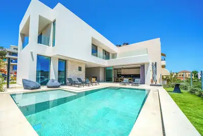 Image de Sea Novels Villa: Walk to Beach & Near Chania / Private Pool / Games Room