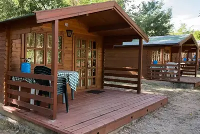 Image de Cabane en bois (sans cuisine, ou salle de bains) 2 Ã  4 personnes - 2 pers. inclus dans le tarif