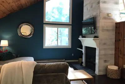 Image de Updated Spacious 3br/2ba Townhouse Close to Area Attractions