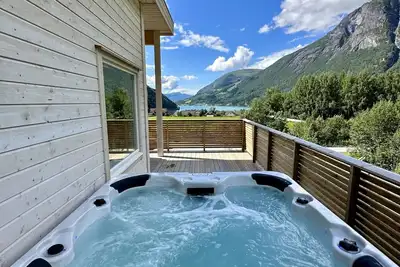 Image de Loen Panorama in Stryn, outdoor hot tub with fjord and mountain views