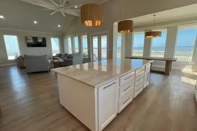 Image de High Tides - Beachfront - Island Realty