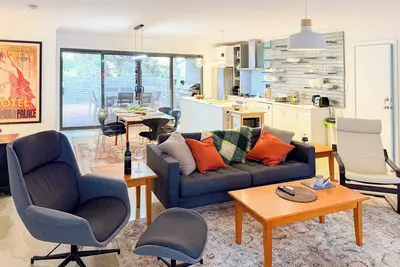Image de Ocean Breeze Stylish 4br Retreat