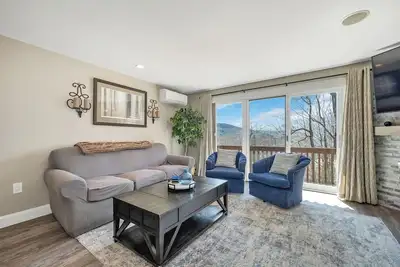 Image de Perfect location! Newly renovated \nStoryland N. Conway shopping Jackson Falls!