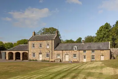 Grooms Cottage - An elegant dog friendly escape for two in the grounds of Netherwitton Hall, a histo