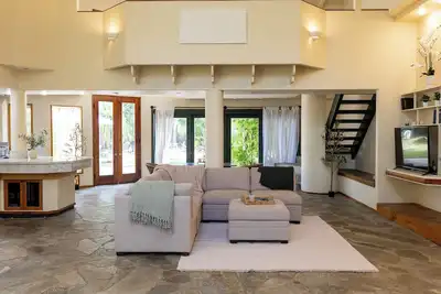 Image de Lanikai Paradise across the street from the beach with Ac and Parking!