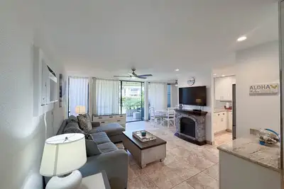 Image de Beautiful sunsets with pool, lanai & easy beach access!