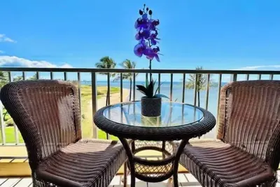 Image de Hotel-zoned Oceanview Oceanfront Penthouse! - Menehune Shores 619