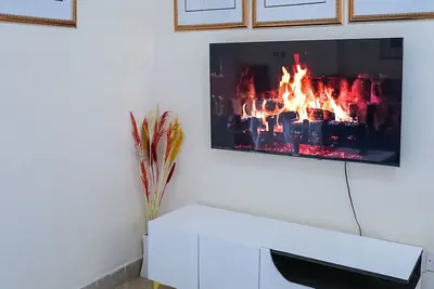 Image de Modern studio apartment with clean and luxurious finish