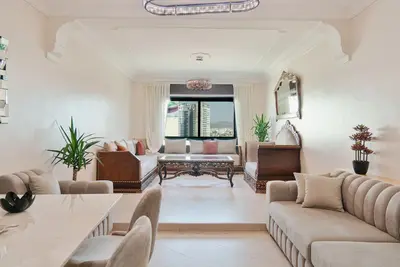 Image de Modern downtown apartment with stunning city views