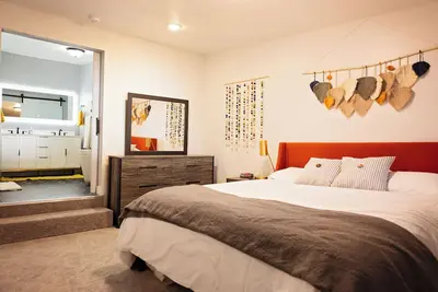 Image de Modern Comfort in the Heart of Fort Collins