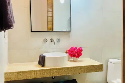 Image de Stylish modern newly built villa with air conditioning, Wlan - quiet & central m. Garden