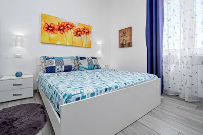 Image de Appartement 'Terrace Rooms Olbia Center 2' avec vue sur la montagne, Wi-Fi et climatisation