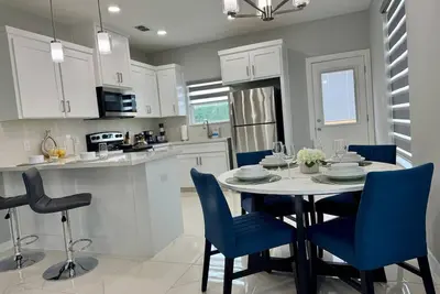 Image de New Cozy & Spacious Apartment - Great location