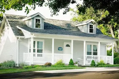Image de Cottage with jacuzzi, Downtown Berlin Ohio