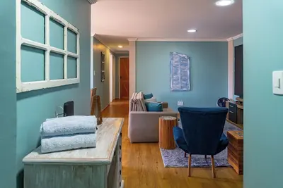 Image de Apartment on the corner of the beach, themed room, swimming pool and gourmet area!