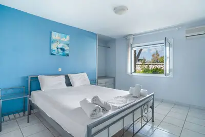 Image de Appartement \"rez-de-chaussée 13\" avec terrasse privée, Wi-Fi et climatisation