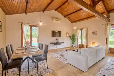 Image de La Maison des Pins - climatisée avec piscine