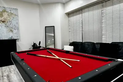 Image de Comfy Flat | Hot Tub + Games