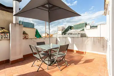 Image de Appartement \"Penthouse with Private Roof Terrace\" avec vue sur la mer, Wi-Fi et climatisation