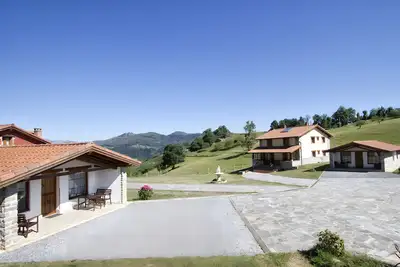 Image de Appartement \"Trasgu\" avec vue sur les montagnes, terrasse privée et Wi-Fi