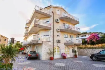 Image de Apartments Tomi - Classic One Bedroom Apartment With Sea View (7)