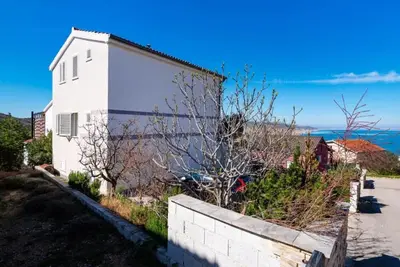 Image de Holiday Home Rovanjska - Three Bedroom House with Sea View