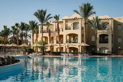 Image de Sun-Kissed Escape – Private Beach, Pool & Aquapark Fun Await