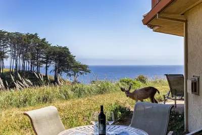 Image de Bella Vista by the Sea - Ground Level with a View on the North Bluff and Ocean.