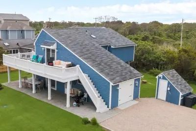 Image de Cool Breezes, Ocean Views-Great to Gather or Staycation for Small & Large Groups