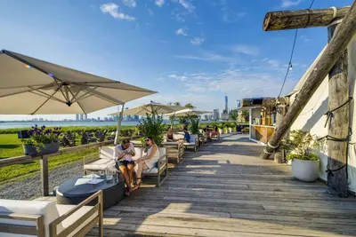 Image de Canvas Retreats | Morning Yoga | City Escapes