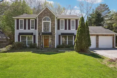Image de Charming 2-bed/2. 5-bath House in delightful Stone Mountain with Private Yard