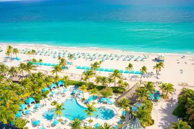 Image de Better Choice for your Vacation! 4 Relaxing Units, Pool, Beachfront Property!