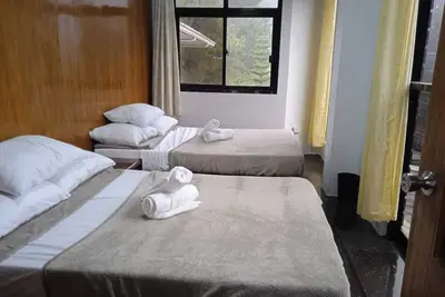 Image de Scenic view 2-bedroom apartment with balcony and WiFi in beautiful Baguio