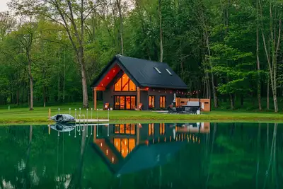 Image de Stillwater Retreat | Private Pond w/ Kayaking