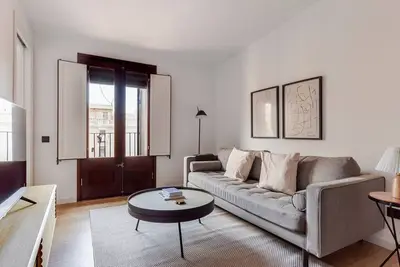 Image de Blueground | El Raval, balcony, nr La Rambla