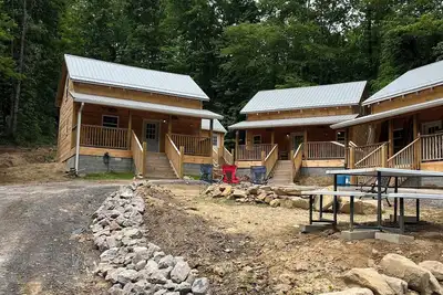 Image de Cozy timber-framed Clinch Mountain cabin retreat near charming Rogersville, Tn.