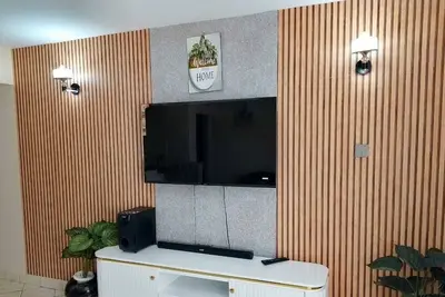 Image de A nice cozy 1 bedroom located within proximity to the airport and city center.