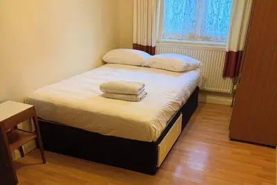 Image de 2 bed-Sleeps 4-Private Patio-Pets-Near Heathrow