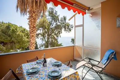 Image de GuestHost - Bright Seaview Apartment in San Remo